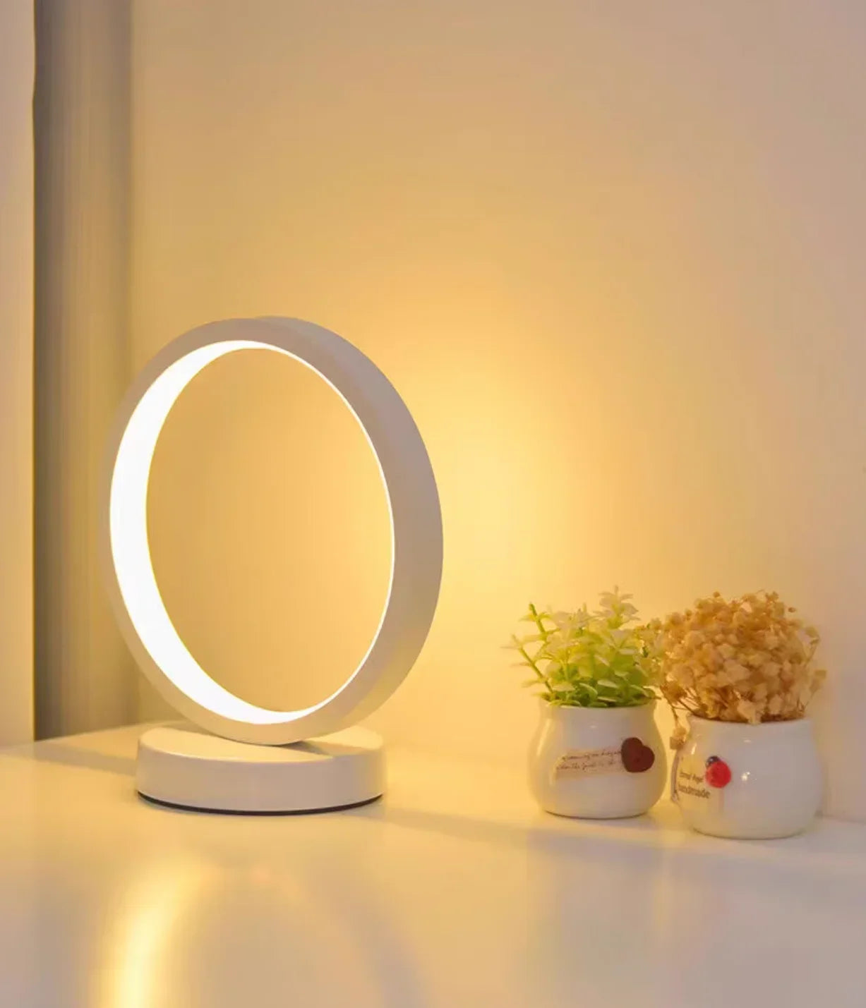 Modern LED Ring Table Lamp – Dimmable Circular Ambient Light 20cm