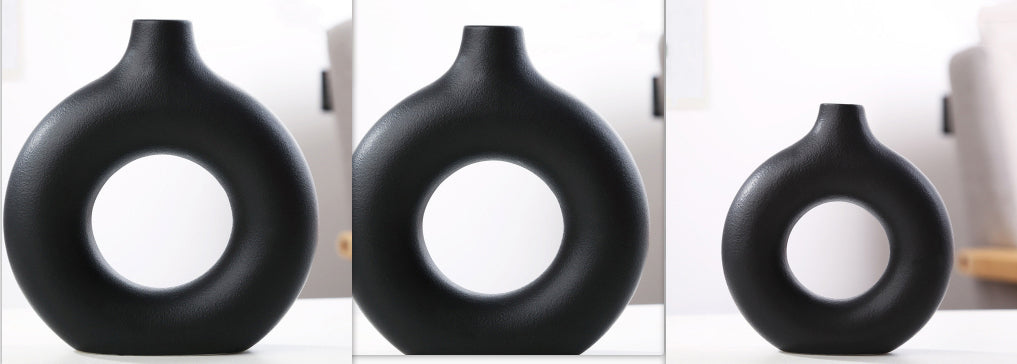 Sculptural Donut Ceramic Vase – Minimal Home Decor Accent